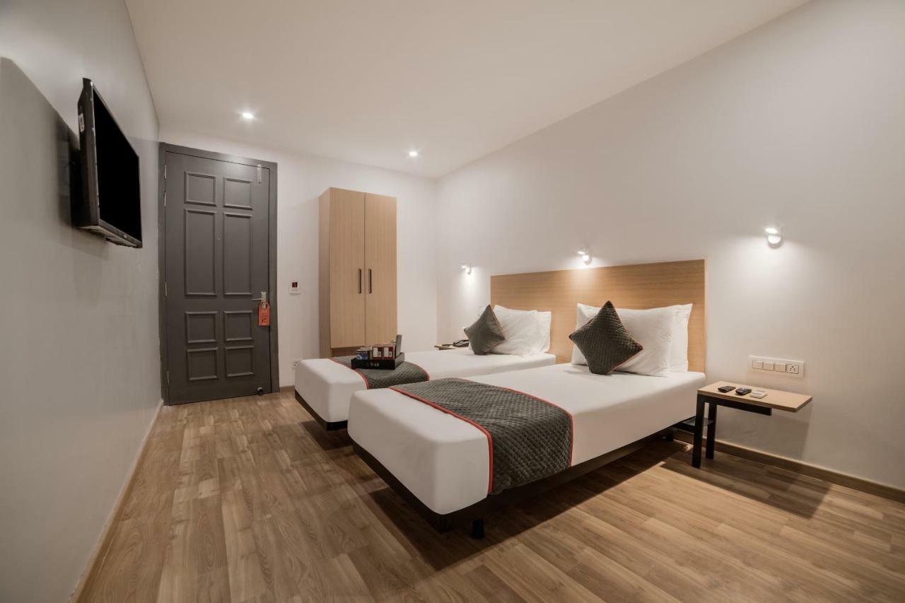 Oyo Townhouse 086 Pankha Road Hotel New Delhi Exterior photo